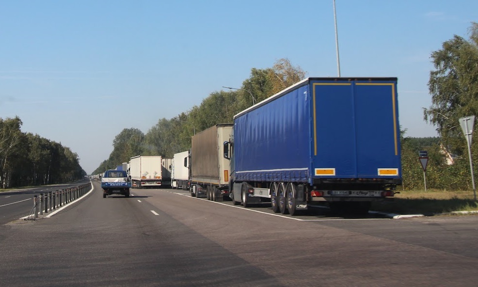 Придумали, как уменьшить очереди фур к границе под Брестом Фуры на границе в очереди