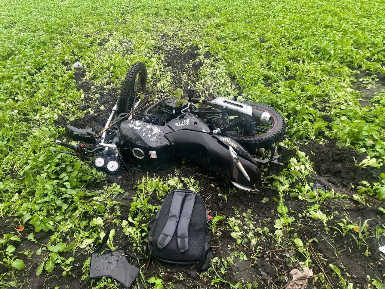 Мотоцикл, на котором ехали мужчины