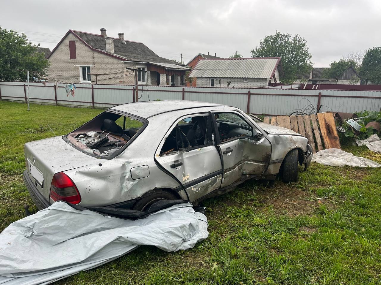 Итоги: Мерседес против забора