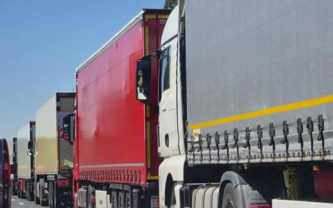 Перевозчики готовят иск к правительству Литвы из-за фур, застрявших в Беларуси очередь фуры